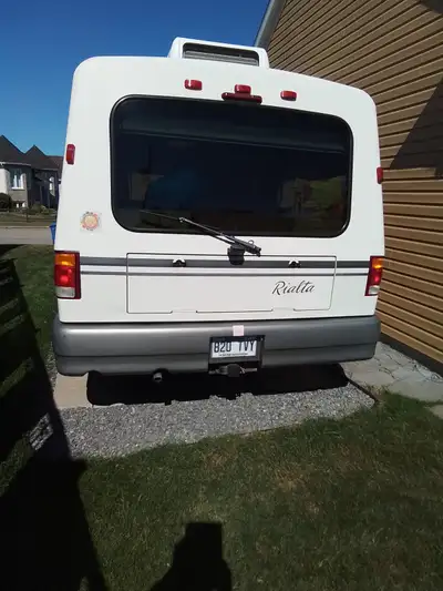 Motorisé Rialta 1999 22 pieds, 240 000 milles. Moteur VR 6 de Volks Transmission refaite, panneau so...