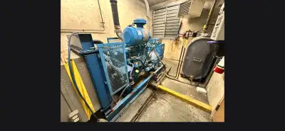 Simpower SP0200D diesel generator (200 kW / 250 kVA) in excellent condition with under 800 original...