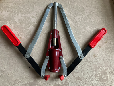 Used Handheld Wine Bottle Corker, Double Lever Cork Plunger, Wine Bottle Cork. Mechanism is smooth,...
