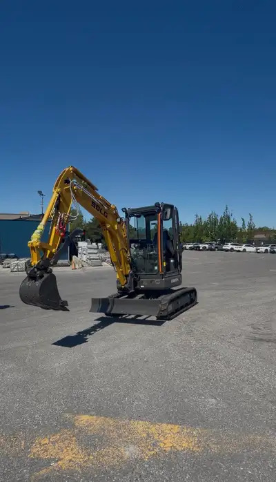✔ Operating Weight: 2,950 kg (6,500 lbs) ✔ Kubota Diesel Engine ✔ 20.7 HP ✔ Bucket Capacity: 0.06 m³...