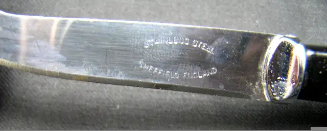 Large Cheese Board with 2 Slabs of Slate & 2 Knives in Kitchen & Dining Wares in Oshawa / Durham Region - Image 6