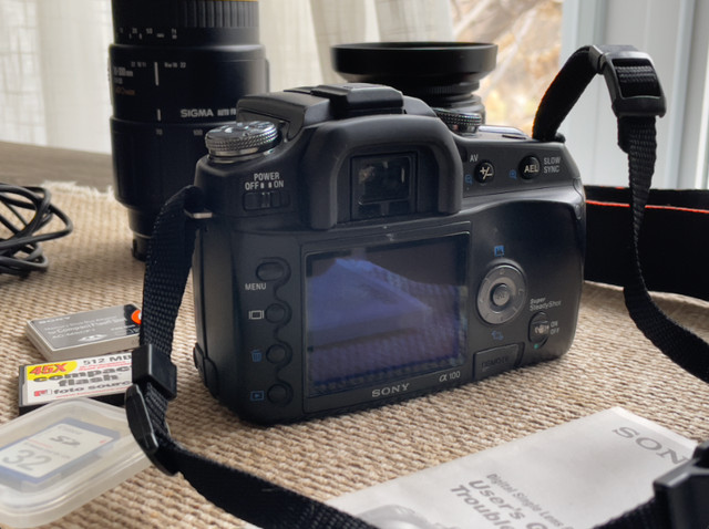 Sony Alpha a100 DSLR Digital Camera w 70-300m and 18-70mm lens dans Appareils photo et caméras  à Longueuil/Rive Sud - Image 2
