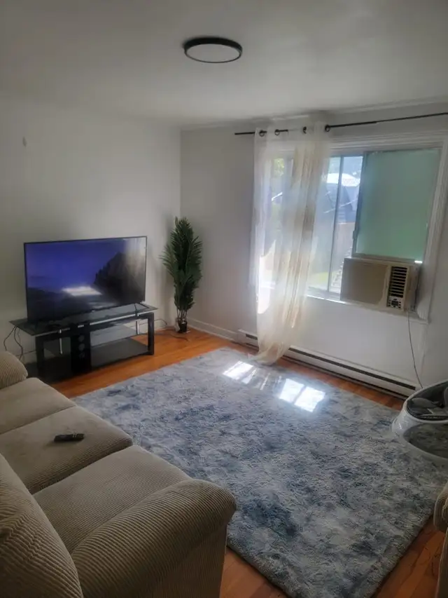 Room for rent in shared accommodation in LaSalle for $700634369716893471216