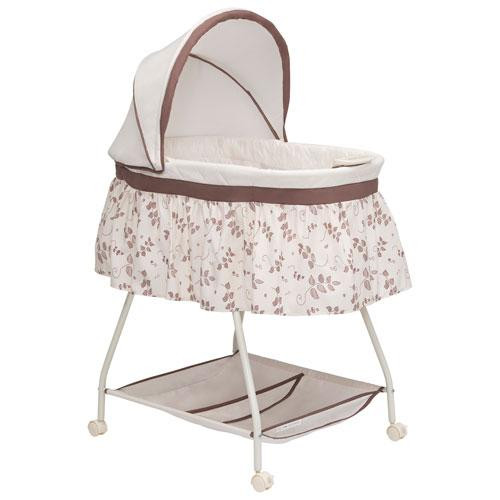 Delta Children Deluxe Sweet Beginnings Bassinet - NEW IN BOX in Cribs in Abbotsford