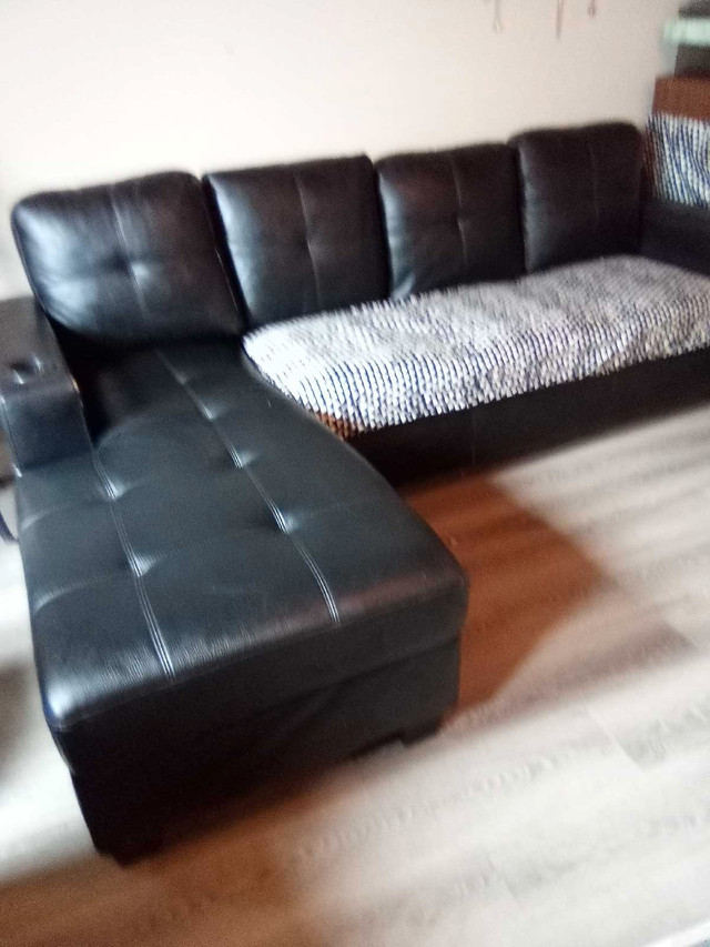 STILL GOOD SECTION COUCH  in Couches & Futons in City of Halifax