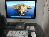 Ordinateur MacOS 21 pouces , avec clavier ,souris lecteur CD,