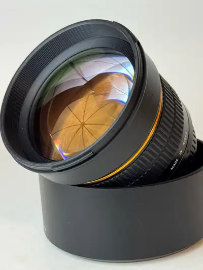 If you want a nice blurry portrait background for your Nikon camera, this is a great solution. Adapt...