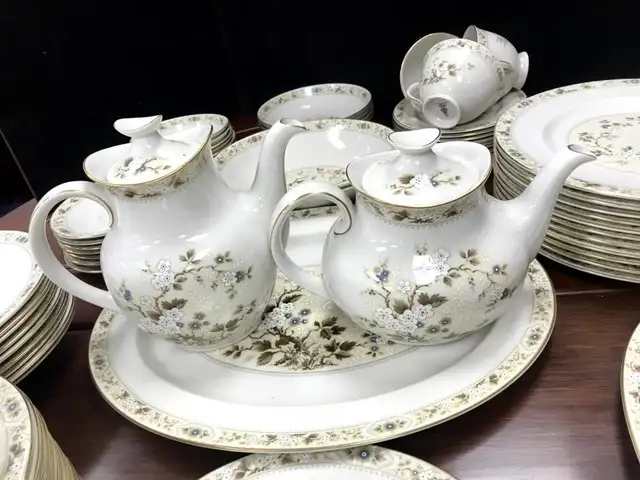 CONTENT SALE--MAKE AN OFFER--Furniture, China, Art, Collectibles in Garage Sales in Markham / York Region - Image 5