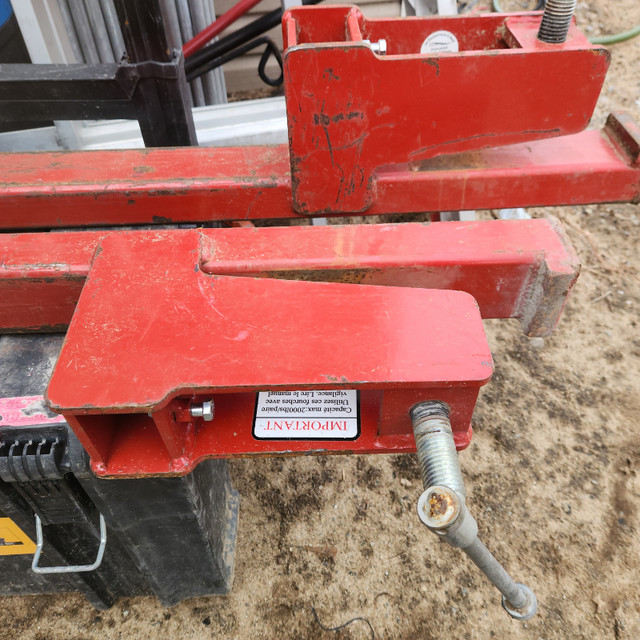 Fourche pour tracteur dans Pièces et accessoires pour équipement lourd  à Lanaudière - Image 3