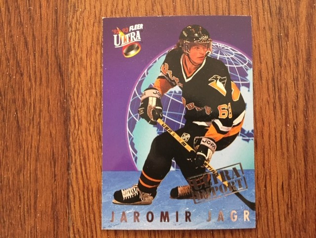 Lot of 17 mint 1992-93 Fleer Ultra Import insert hockey cards in Hobbies & Crafts in City of Toronto - Image 2