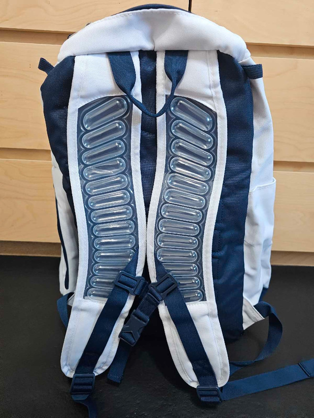Nike Hoops Elite USA bag in Men's in Mississauga / Peel Region - Image 4