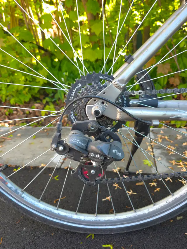 Two Norco Hybrid Bikes for Sale – Great Condition! in Cruiser, Commuter & Hybrid in City of Montréal - Image 4