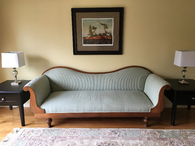 Antique sofa in Couches & Futons in Napanee - Image 2
