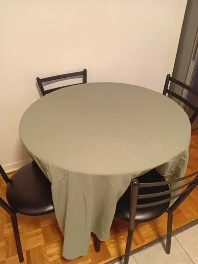 Salle à manger PRIX NÉGOCIABLE, View more