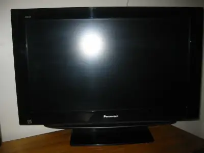 Panasonic Vierra TC 32 LX85 TV television LED LCD, View more
