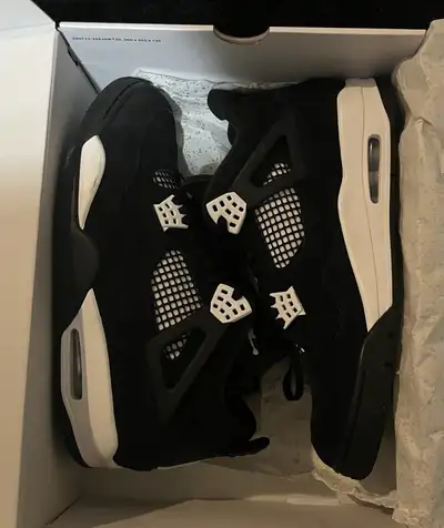 Like New Jordan 4 White thunder, View more