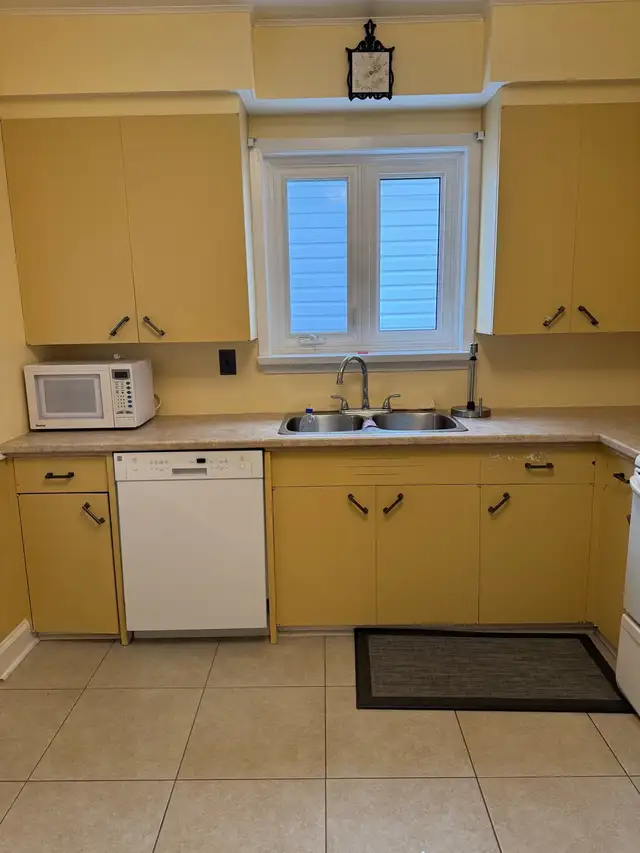 3 bedroom home on one way street for rent