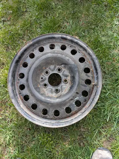 17 inch steel winter rims, came off my 2013 Chev Impala, will fit a variety of other vehicles. RSSW...