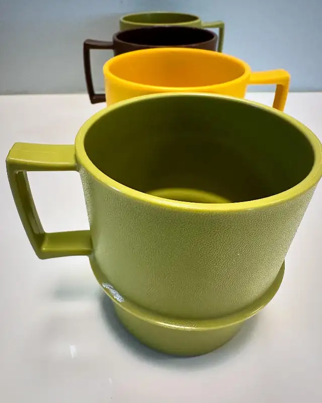 4 VINTAGE RETRO MID CENTURY PLASTIC MCM TUPPERWARE CUPS62863268220673121