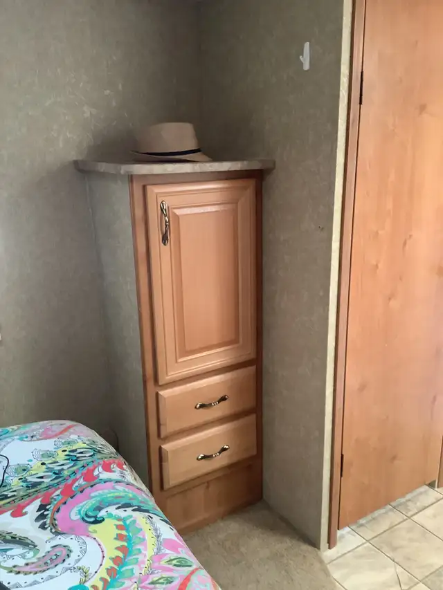 Roulotte à sellette (Fifth Wheel) Keystone Laredo 29 pieds in Travel Trailers & Campers in Lévis - Image 11