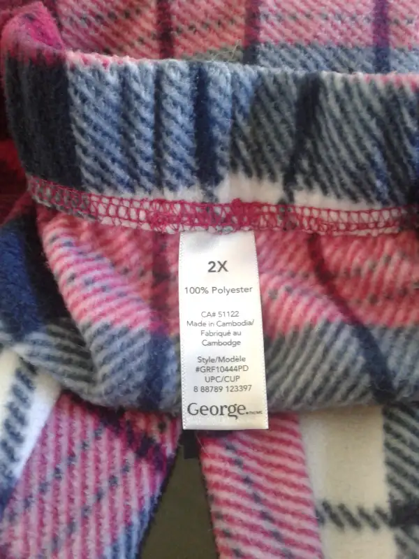 Ladies Fleece PJ Pants Size 2X in Women's - Bottoms in Annapolis Valley - Image 4