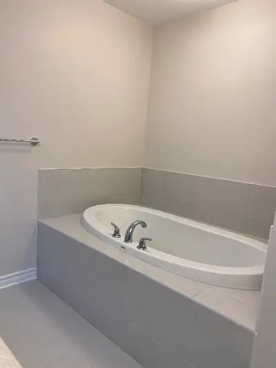 Beautiful house in Stittsville built in 2020. 3 bedrooms and 2,5 baths. Looking for 1 year term tena...