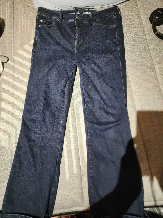 Womens Jeans SIZE 16R in Women's - Bottoms in Oshawa / Durham Region - Image 2