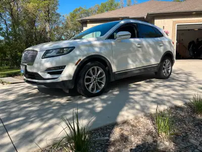 We are selling our luxurious 2019 Lincoln MKC select with new all weather tires and fresh saftey. It...