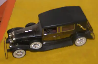 Vintage Radio Shack Battery Operated Toy Car AM Transistor Radio - 1. Old 1928 Lincoln from way back...