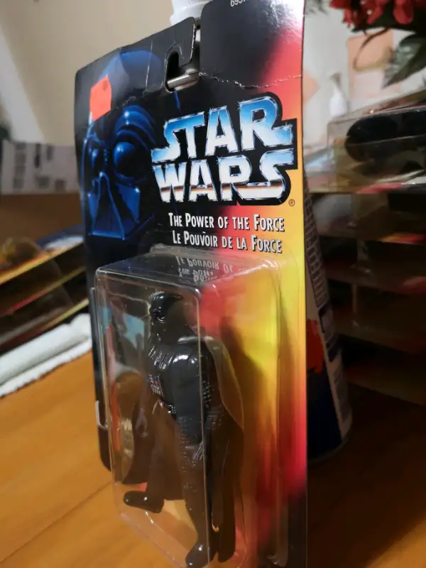 Star Wars - TPOTF - 1995 Red Card - Darth Vader in Arts & Collectibles in Grand Bend - Image 4