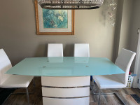 Modern table set blue glass and white 