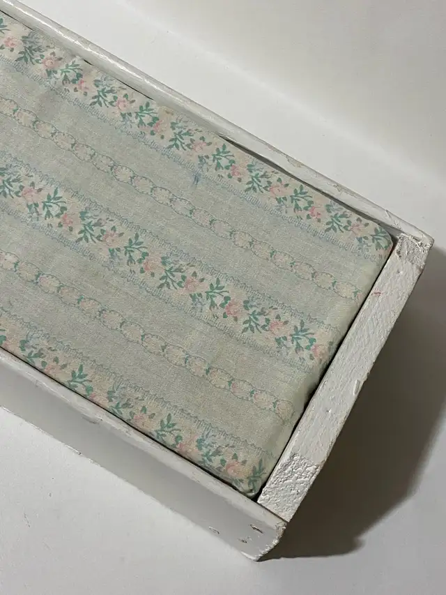 Vintage Barbie Size Fashion Doll Bed with Mattress in Toys & Games in Mississauga / Peel Region - Image 4