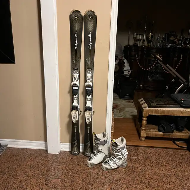 153 Dynostar ski with boots  in Ski in Markham / York Region - Image 2