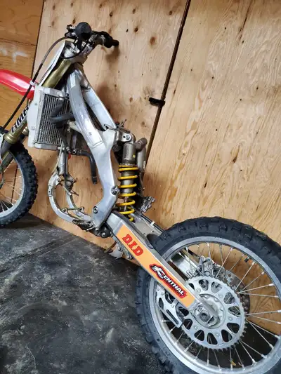 Parting out a 2007 honda crf250r. Will list parts as they're sold. Complete rebuilt engine, $2300 Me...