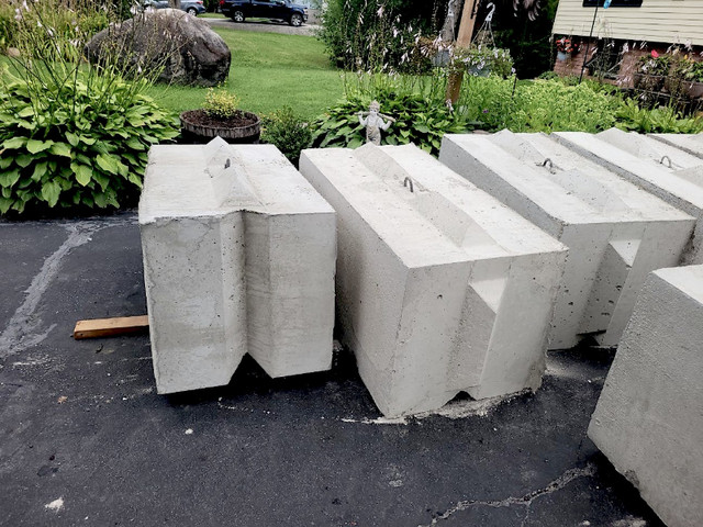 Concrete Blocks and Jersey Barriers delivered! Corp+Gov supplier in Other Business & Industrial in St. Catharines