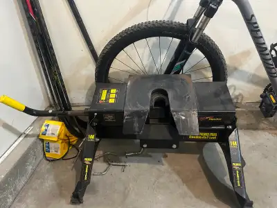 Demco 16K Premier Fifth Wheel hitch for sale. 16000 lb capacity. In good used shape. No rails. $500...