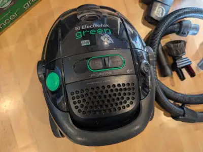 Aspirateur Electrolux green, View more