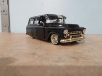 1957 Chevrolet suburban, 1/24 diecast, 8.5" long