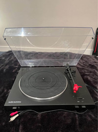 Audio Technica LP3 Turntable