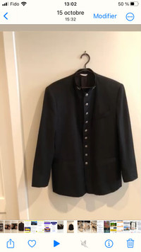 Jacket noir pour jeune homme, grandeur 42, très propre.42