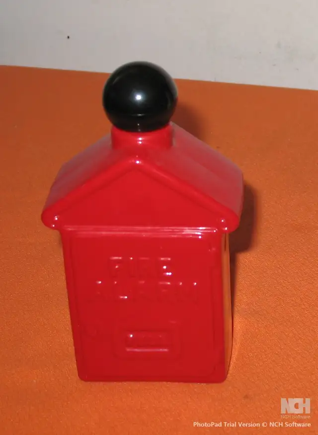 Avon Cologne Fire Call Box Aftershave Bottle  -Collectors A1 in Arts & Collectibles in Edmonton - Image 2