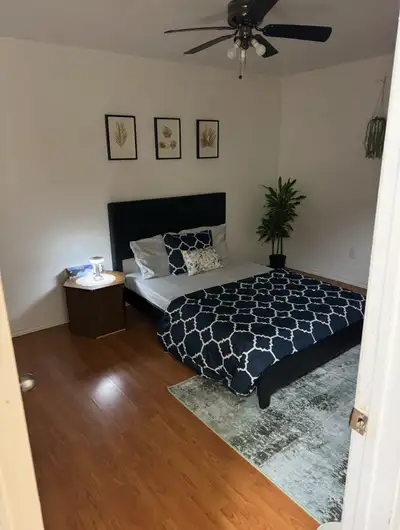 - 3 bedrooms available - 1 mt walk to Bus Stop - 10 mts walk to Humber college - 5 mts walk to near...