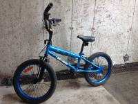 VELO  POUR ENFANT  A VENDRE .