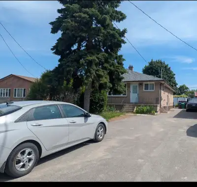 Top Floor House 3 Bedroom 1 Washroom