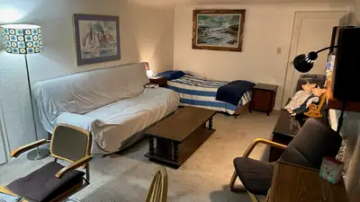 !!! Large furnished Batchelor Suite Apartment in quiet house with sailing outings on 30' sailboat. B...