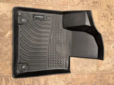 Full set of all weather floor mats + Cargo in a very good condition. They were used in 2021 Hyundai...