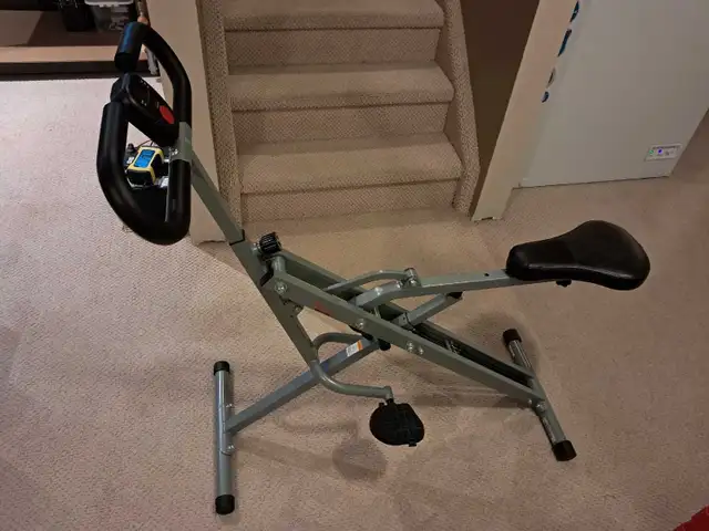 Squat Exercise Machine in Exercise Equipment in Edmonton - Image 2