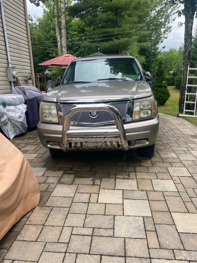 Cadillac escalade ext 2003 190,000km propre a l intérieur... — photo 2