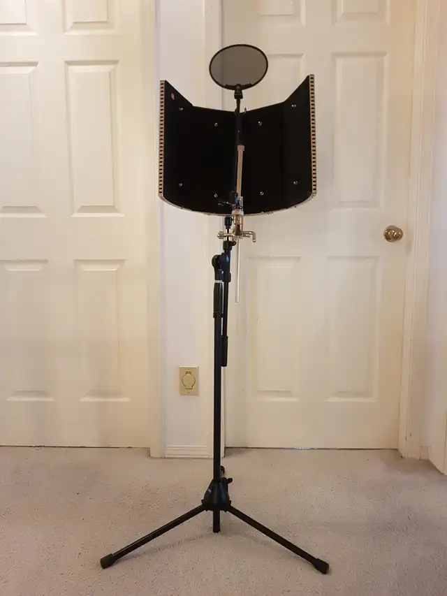 3 Piece Studio Quality Equipment for Recording in Other in Kamloops - Image 8