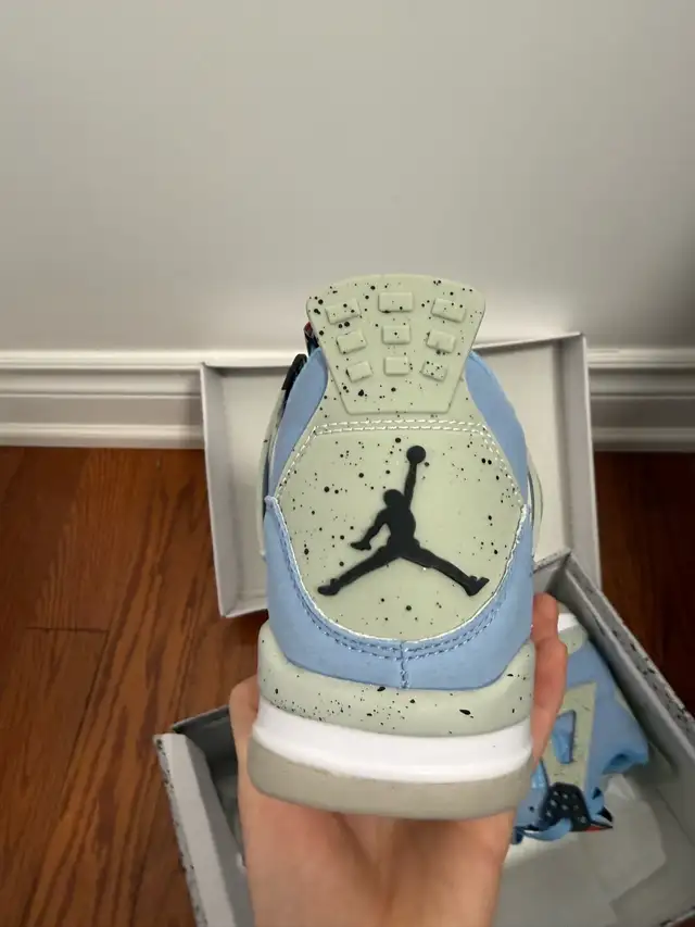 Jordan 4s university blue in Men's Shoes in Oshawa / Durham Region - Image 4